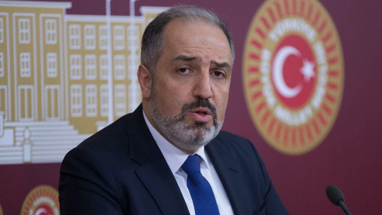 İstanbul Milletvekili Mustafa Yeneroğlu AK Parti'den istifa etti!
