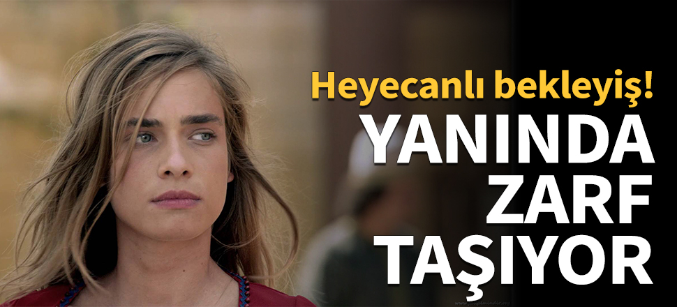 Yanında zarf taşıyor!