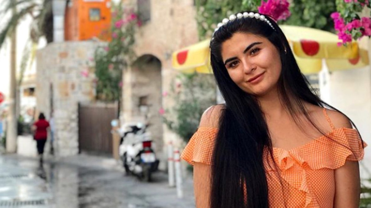 Sevgilisinin kucağına atladı!