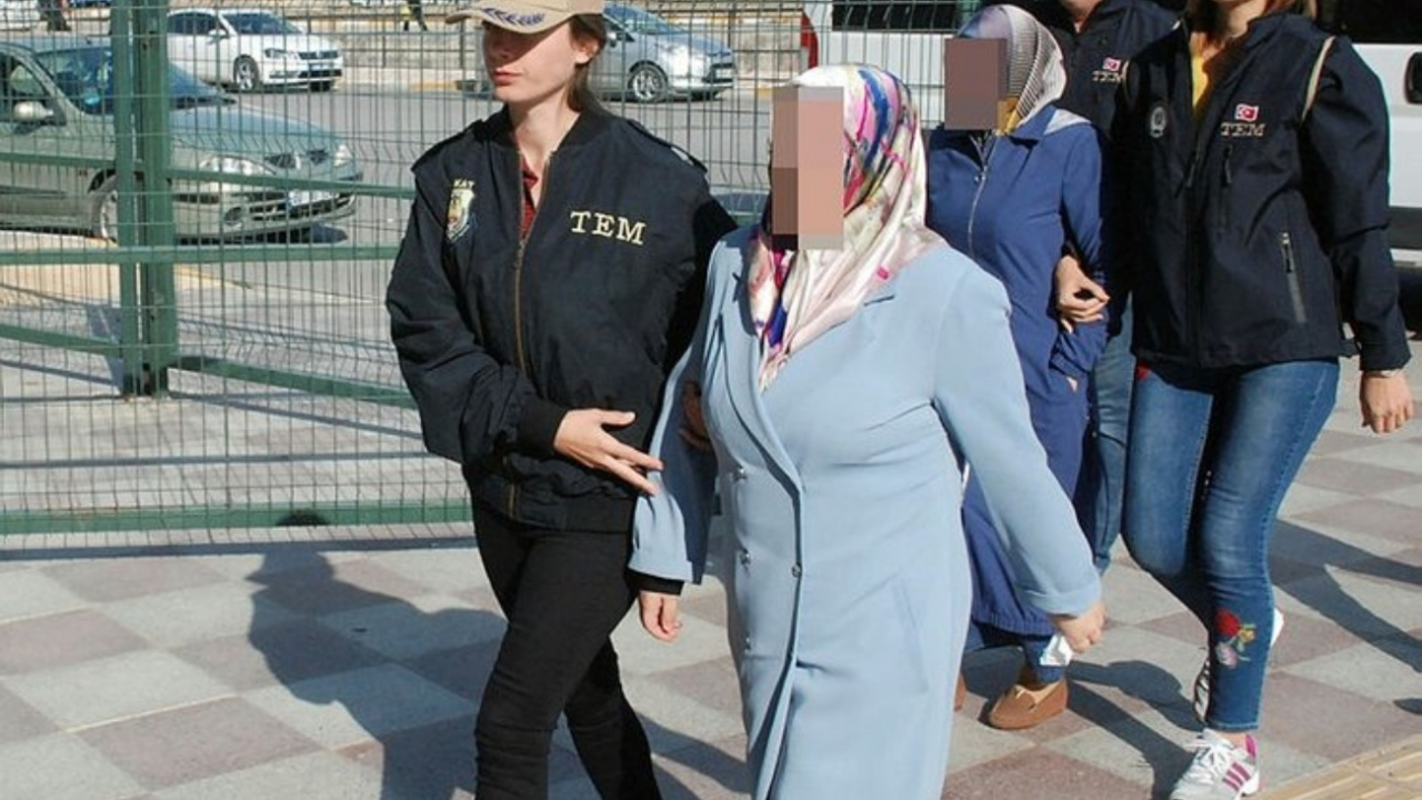 Dolaptaki gizli bölmede yakalandı