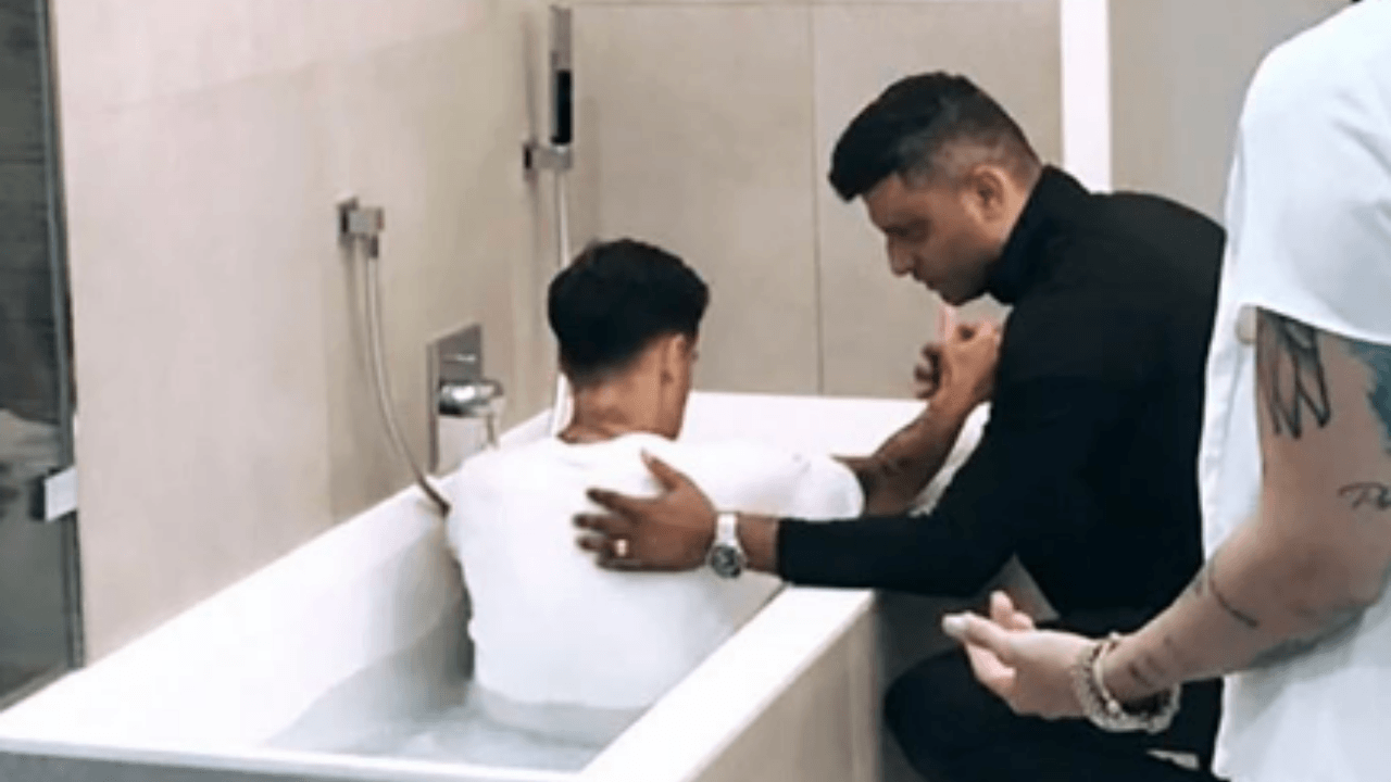 Coutinho evinin küvetinde yeniden vaftiz edildi!