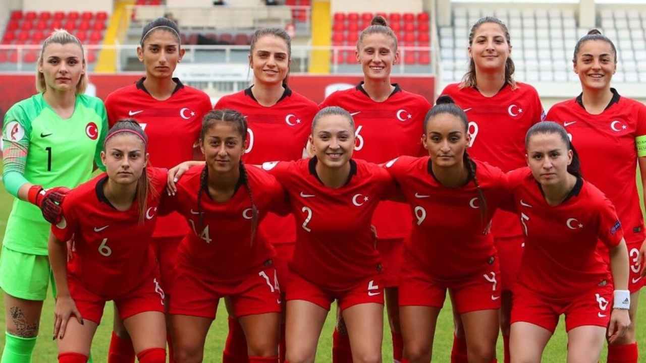 Kadın A Milli Futbol Takımı'nın aday kadrosu belli oldu!