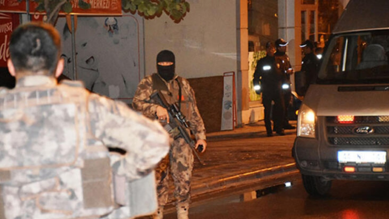 Eşi, iki çocuğu ve komşusuna kabusu yaşattı!