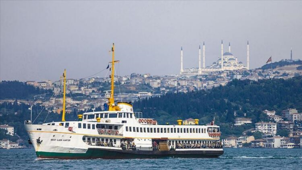 İstanbul Boğazı trafiğe kapatıldı