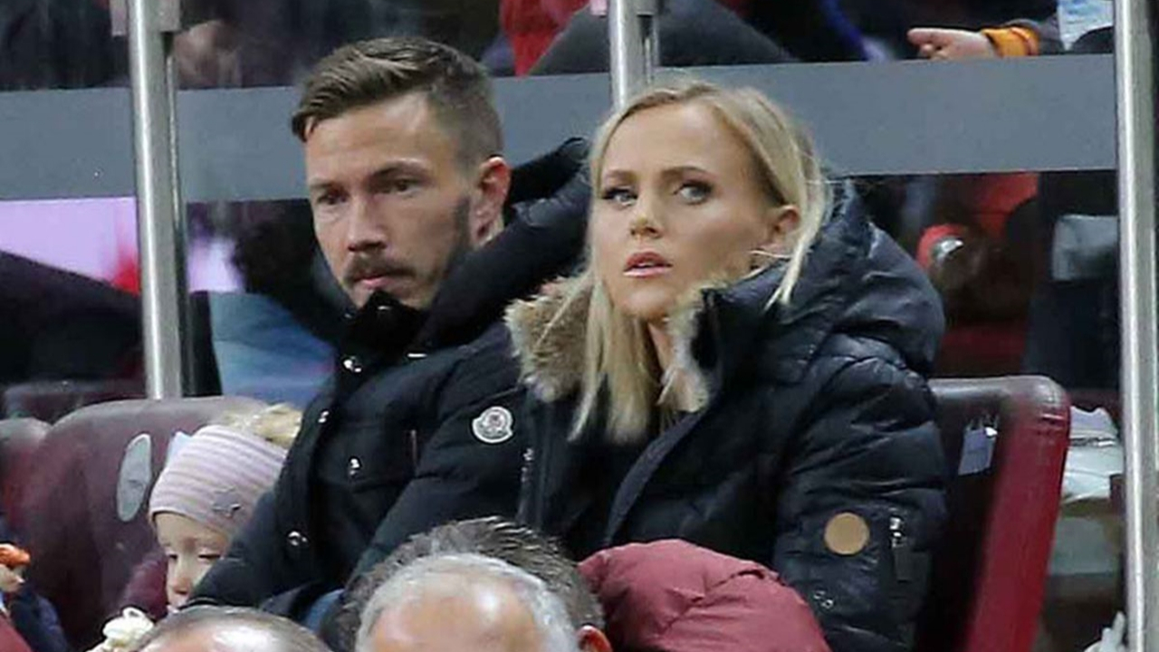 Martin Linnes, maçı ailesiyle tribünden takip etti!