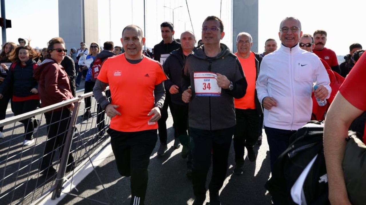 İmamoğlu, bariyerle halktan ayrılan alanda koştu!
