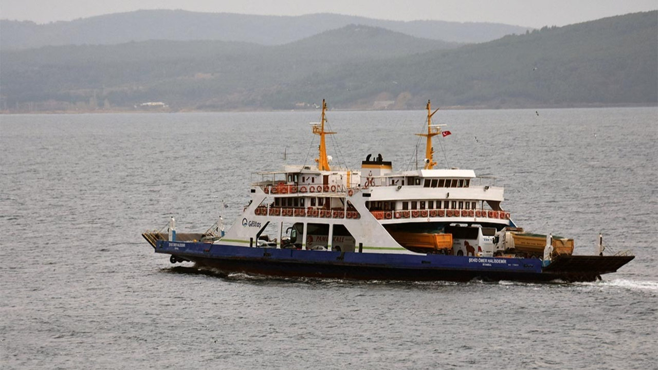 Deniz ulaşımına fırtına engeli...
