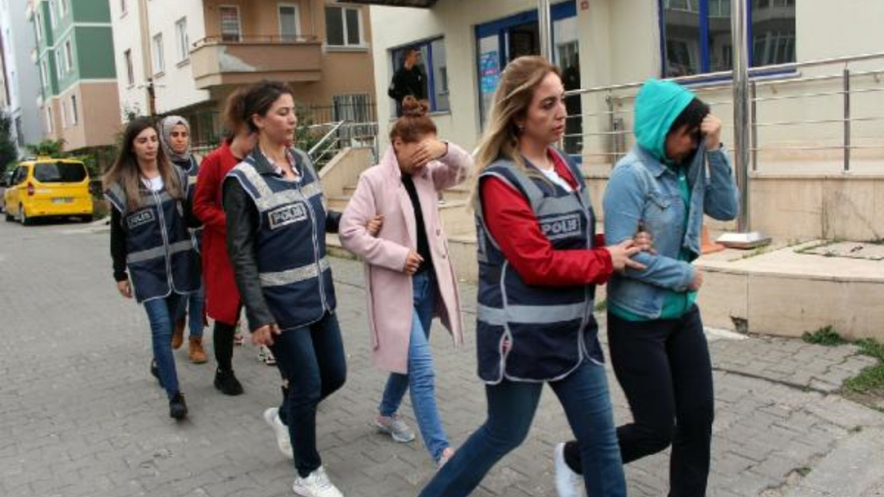 Fuhuş çetesinin parolası çözüldü: Yeni kumaşlarımız geldi