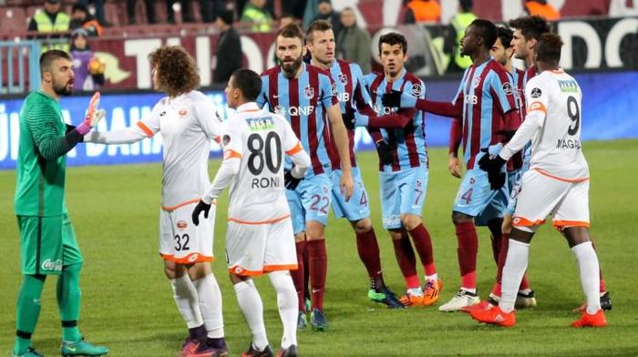 Maçtan sonra fena patladı: Aptal, yancı, densiz...