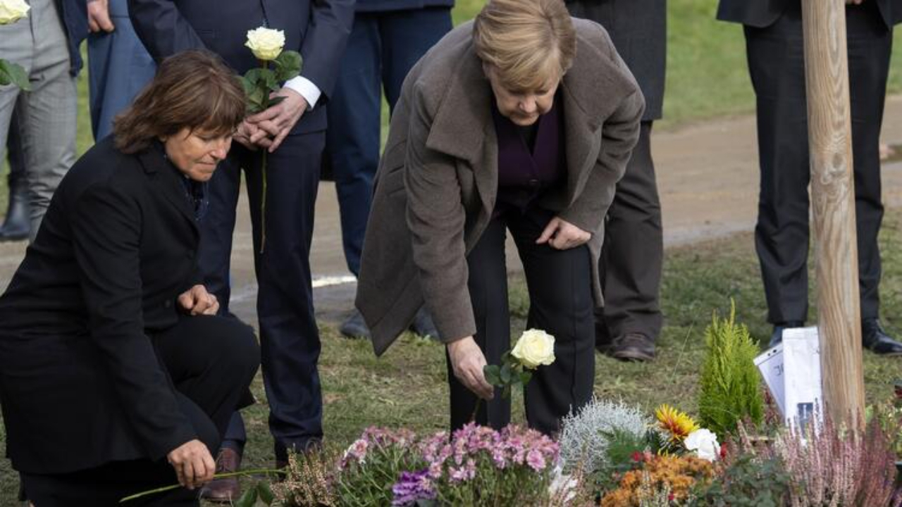 Merkel'den Türkler için yapılan anıta ziyaret!
