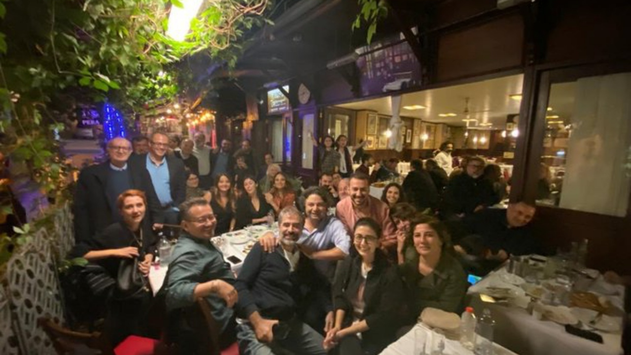 Hürriyet'ten ayrılanlar ünlü meyhanede buluştu!