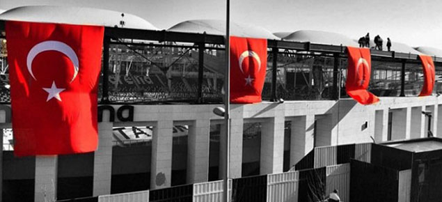 Vodafone Arena’ya Ay-Yıldızlı bayraklar asıldı