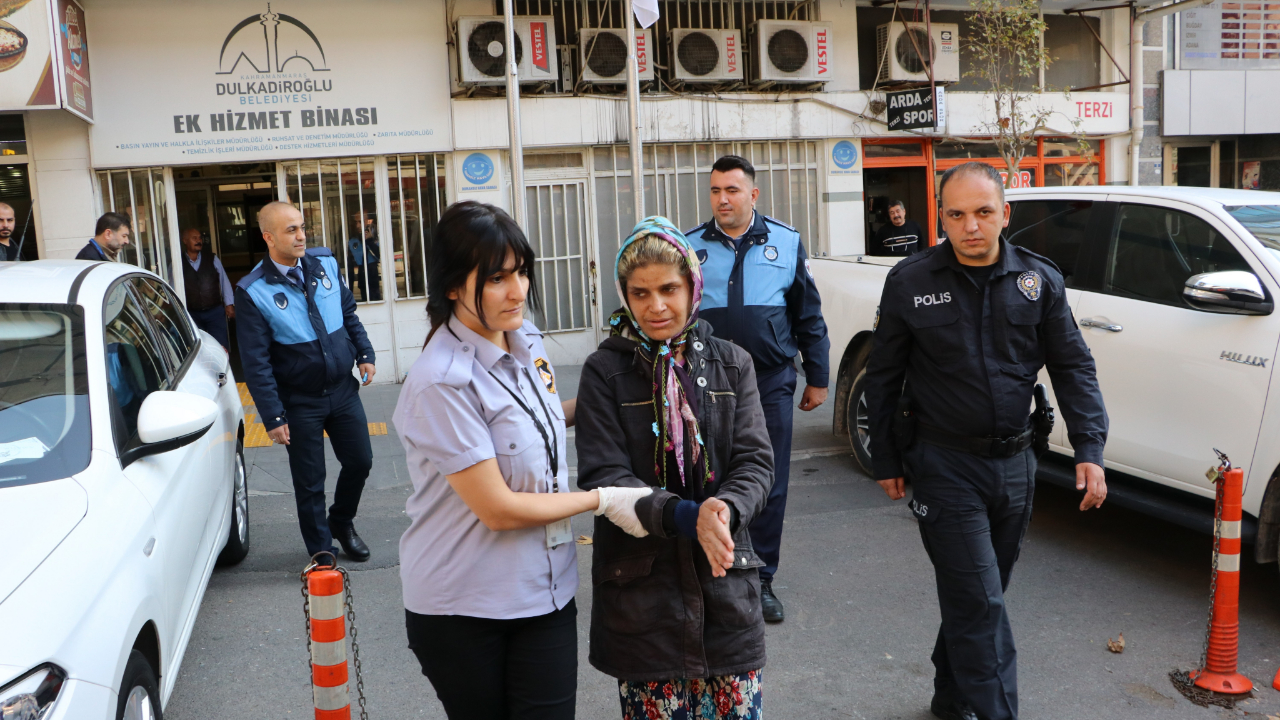 Dilenerek 3 ev, 2 iş makinesi satın aldı!