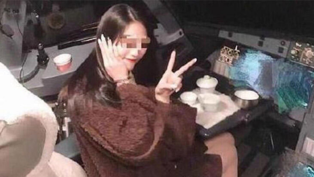 Uçakta skandal fotoğraf!