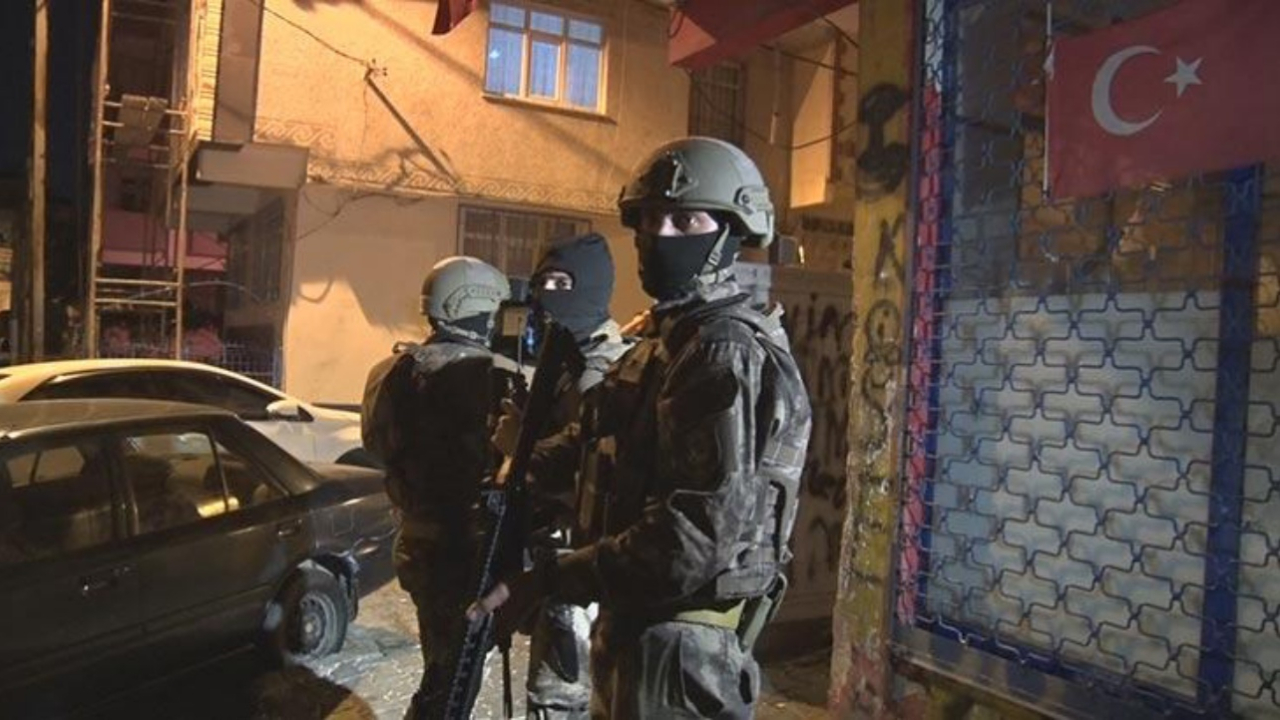 İstanbul'da şafak vakti terör operasyonu!