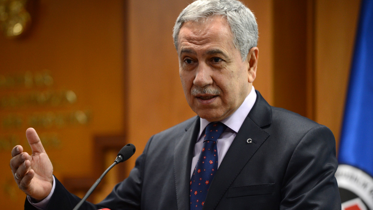 AK Parti'li isimden Arınç'a istifa çağrısı!