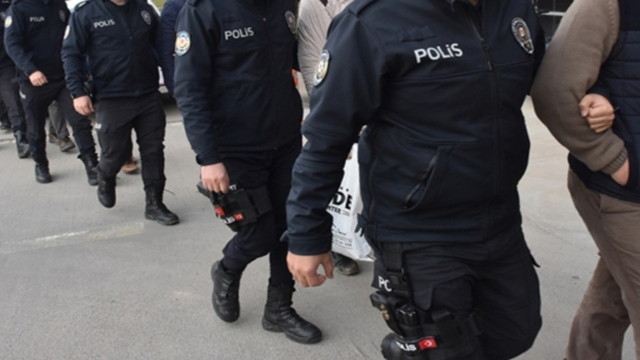 FETÖ'ye ağır darbe! 105 adrese operasyon