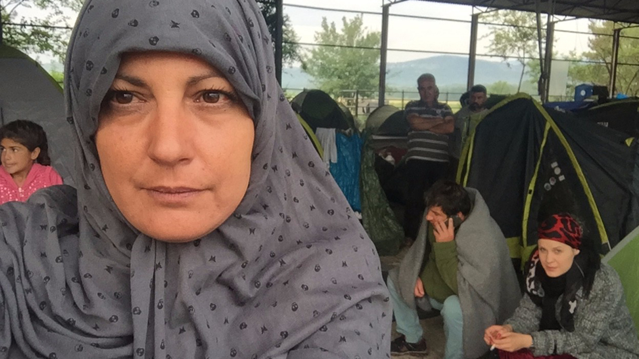 Yunan gazeteci mülteci kamplarına hayran kaldı!