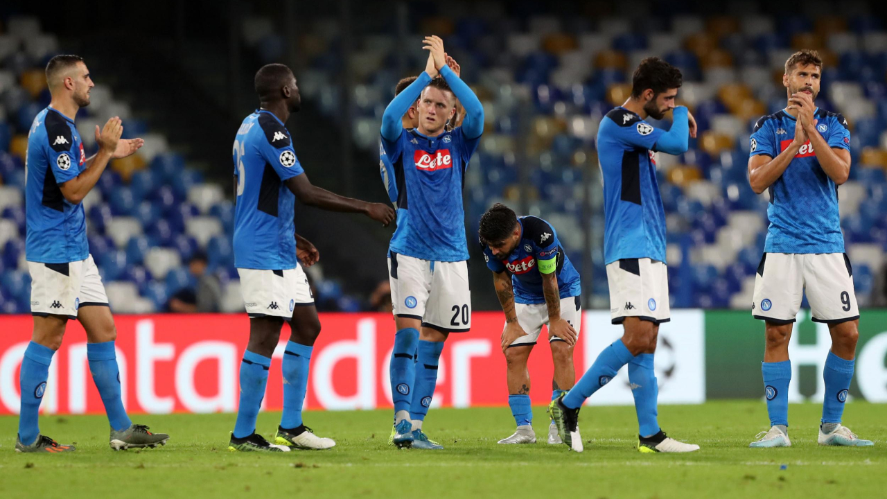 Napolili futbolcuların kamp isyanı!