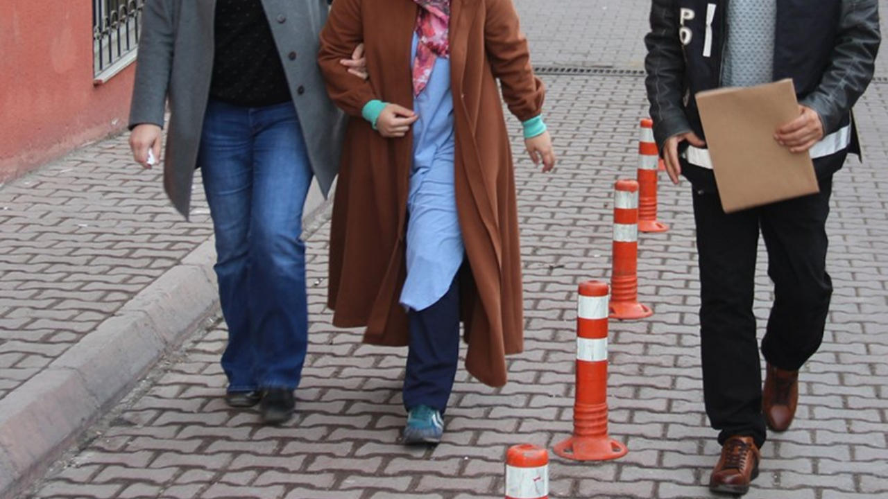 Kadın öğretmen her şeyi itiraf etti! 'Kocam anlattığım için çok kızgındır'
