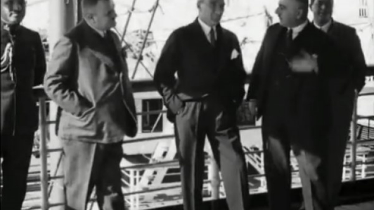 Bakan paylaştı! Atatürk'ün daha önce yayınlanmayan 43 saniyelik görüntüsü