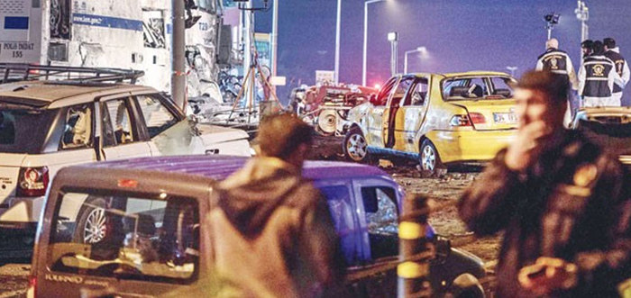 Yaralı polis, yardım etmek isteyen vatandaşa seslendi: Buradan kaç