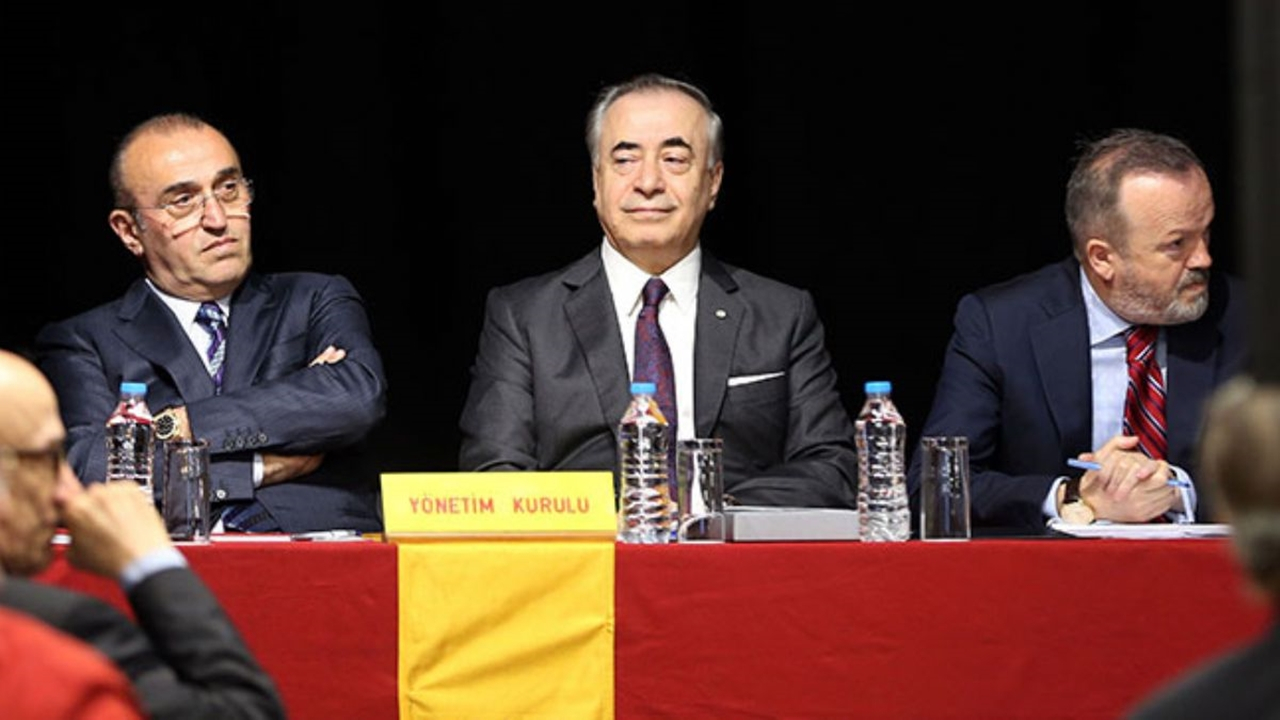 Galatasaray'da erken seçim sesleri!