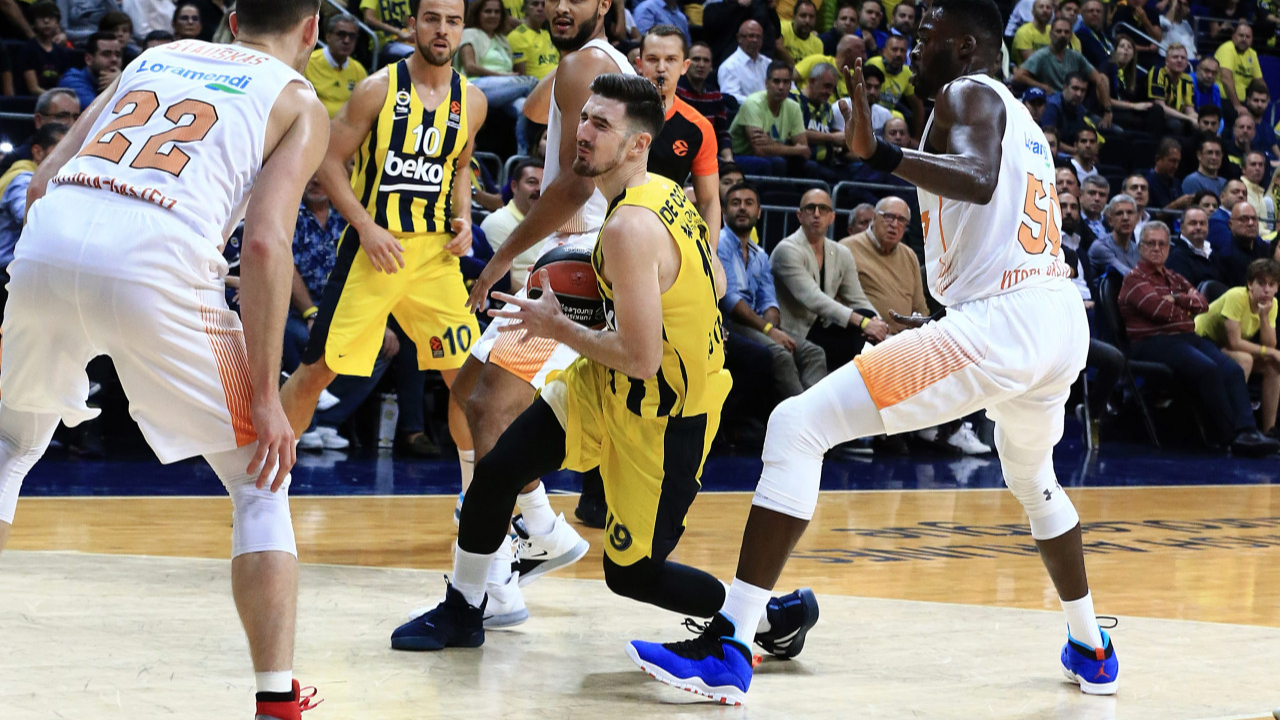 Nando De Colo'dan Fenerbahçe'ye kötü haber!