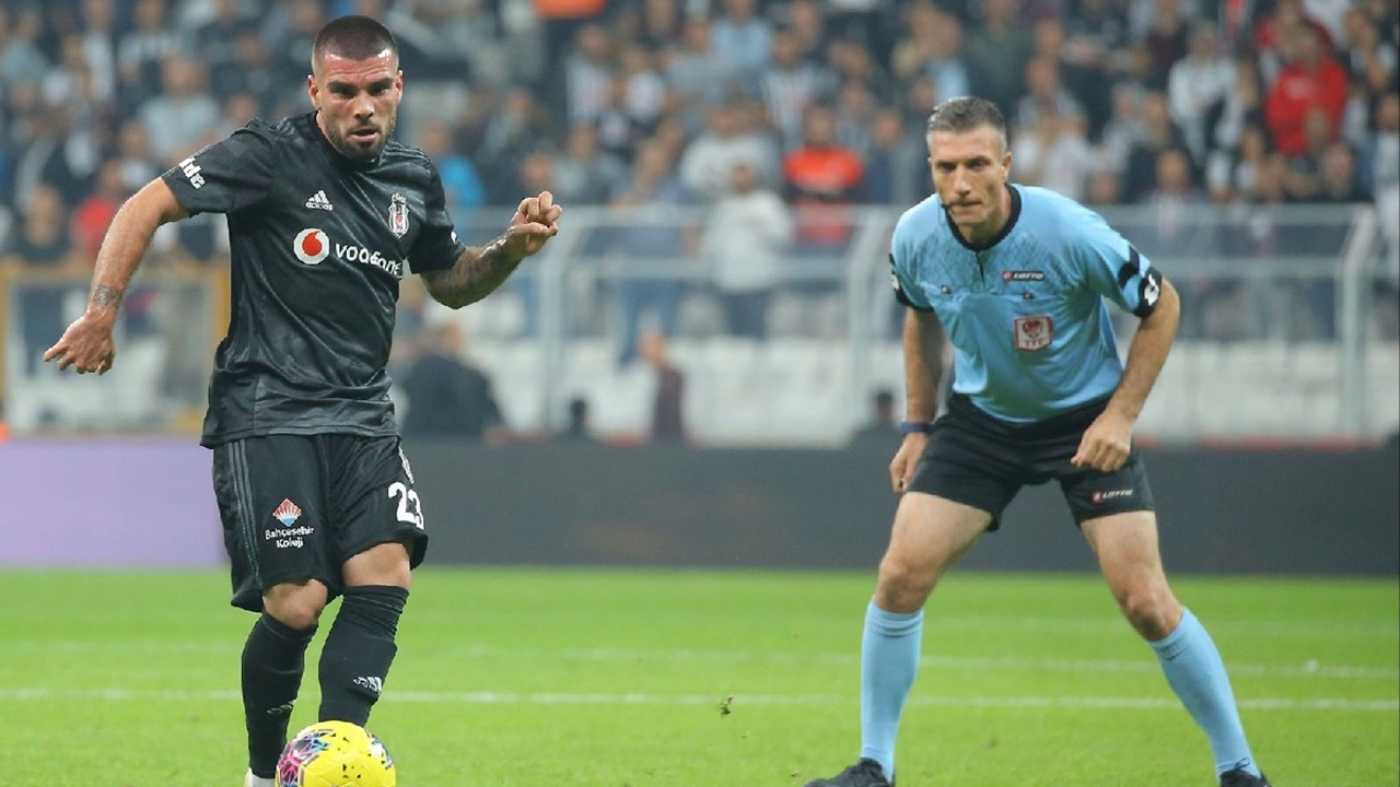 Beşiktaş maçının hakemi ile ilgili flaş iddia!