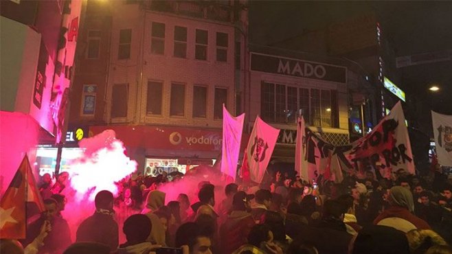 Tüm taraftarlar teröre karşı tek yürek oldu