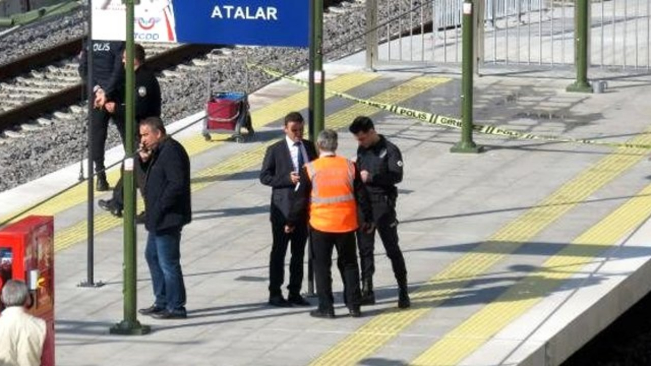 Marmaray'da dehşet anları: Raylara sıkıştı!