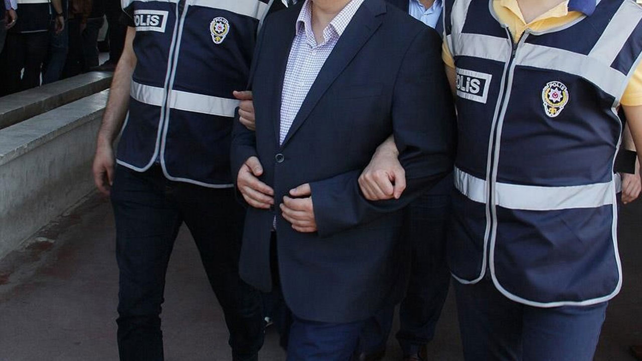 İzmir'deki terör örgütü PKK/KCK operasyonunda 11 kişi tutuklandı