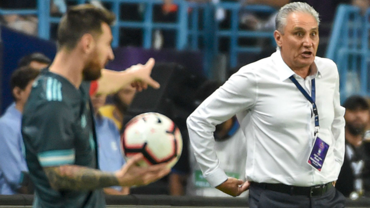 Messi'den Tite'ye sus işareti!