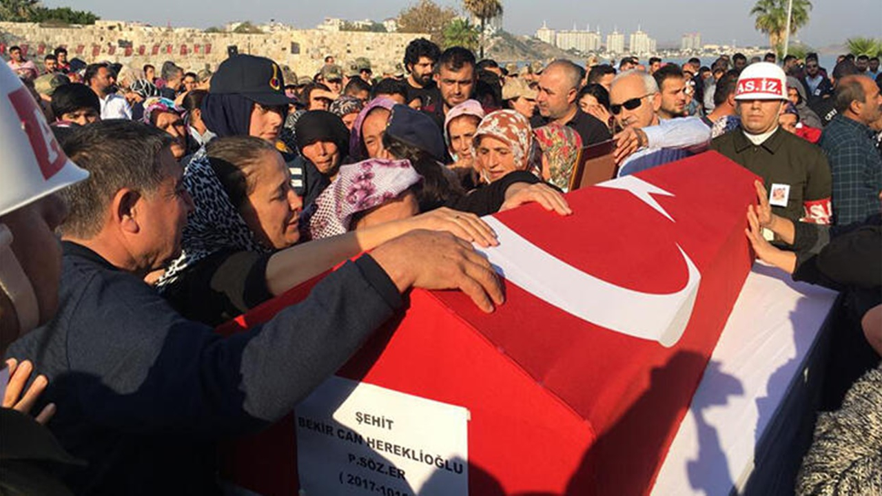 Şehit er son yolculuğuna uğurlandı