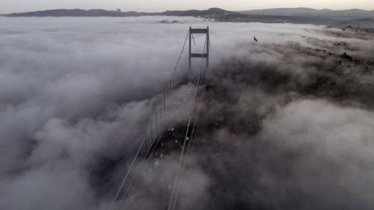 İstanbul'da masalsı sis manzarası!