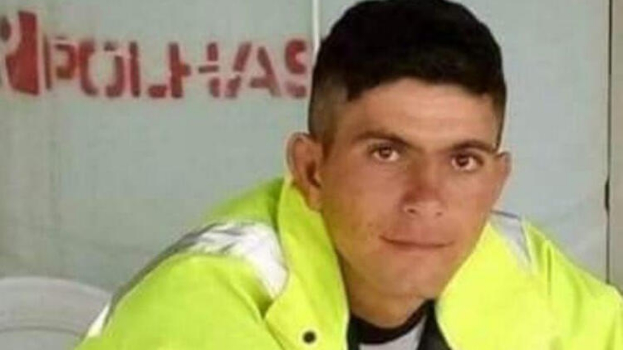 4 aylık karısını kazakla boğarak öldürdü!