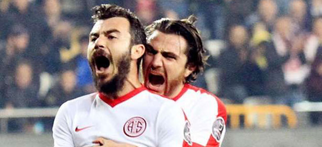Yekta Kurtuluş: Attığım golü Sneijder'a göndereceğim