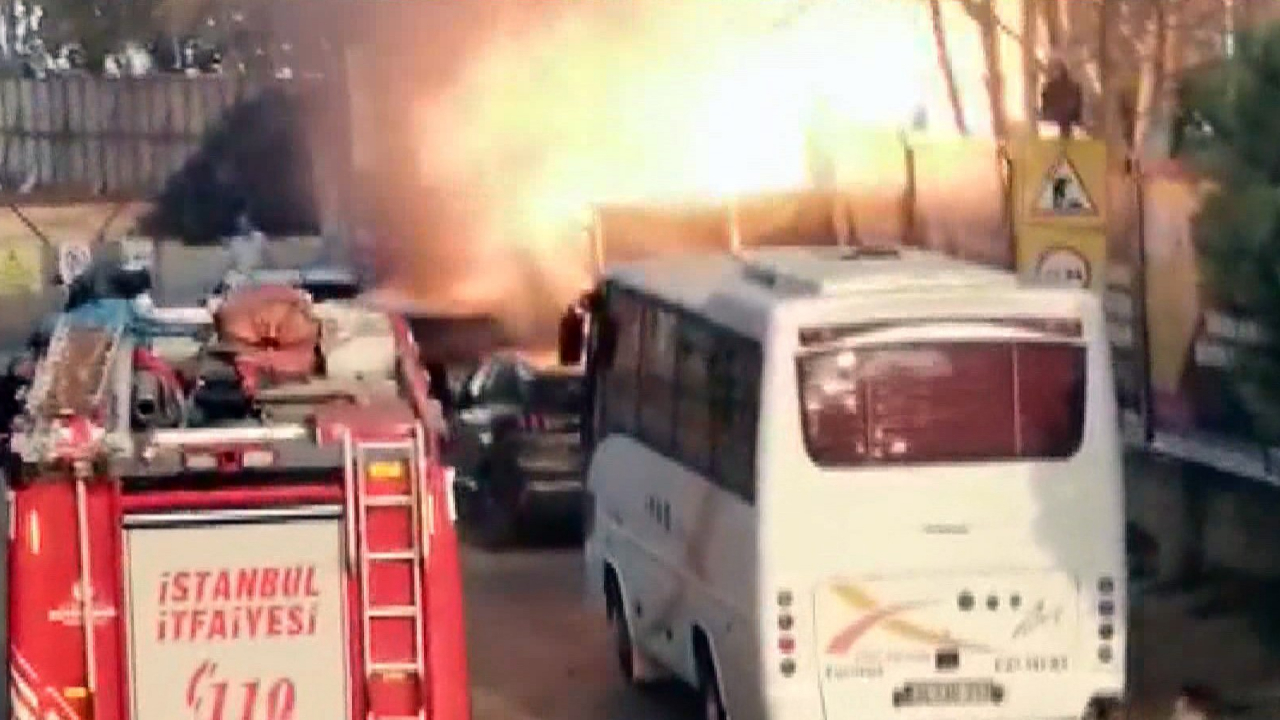 Kadıköy’de korkutan patlama anı kamerada!