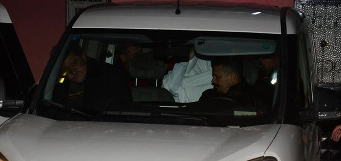 Adana B.B. Başkanı'nın kardeşi ruhsatsız silahla yakalandı!