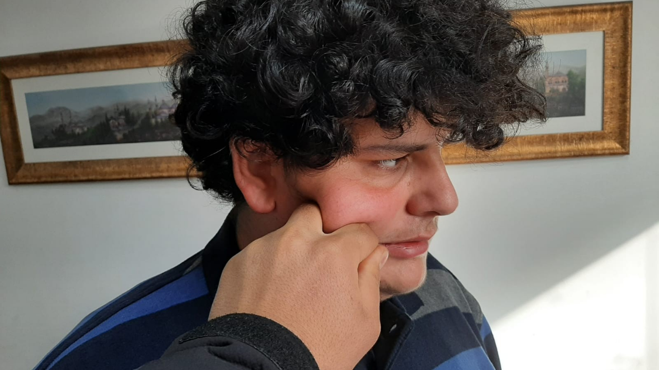 'Yanaktan makas almak' tazminat sebebi sayıldı!