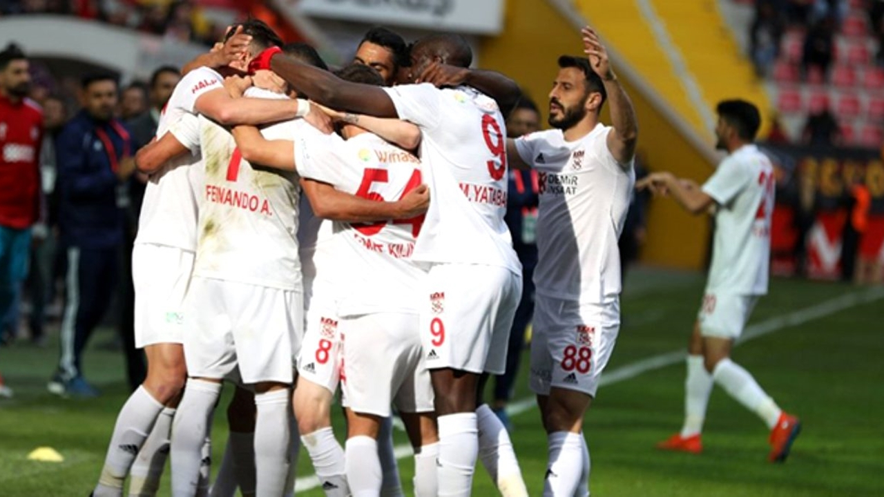 Sivasspor, liderliğini sürdürdü!