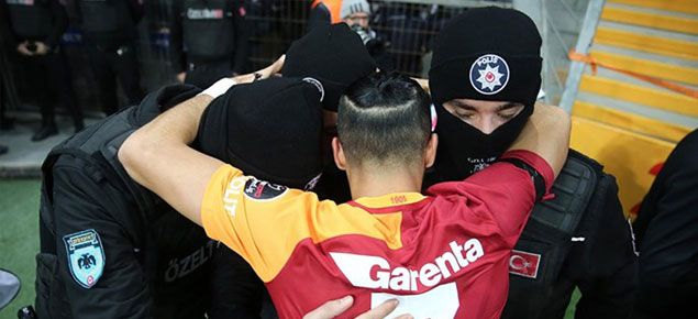 Dünya Yasin Öztekin’i konuşuyor