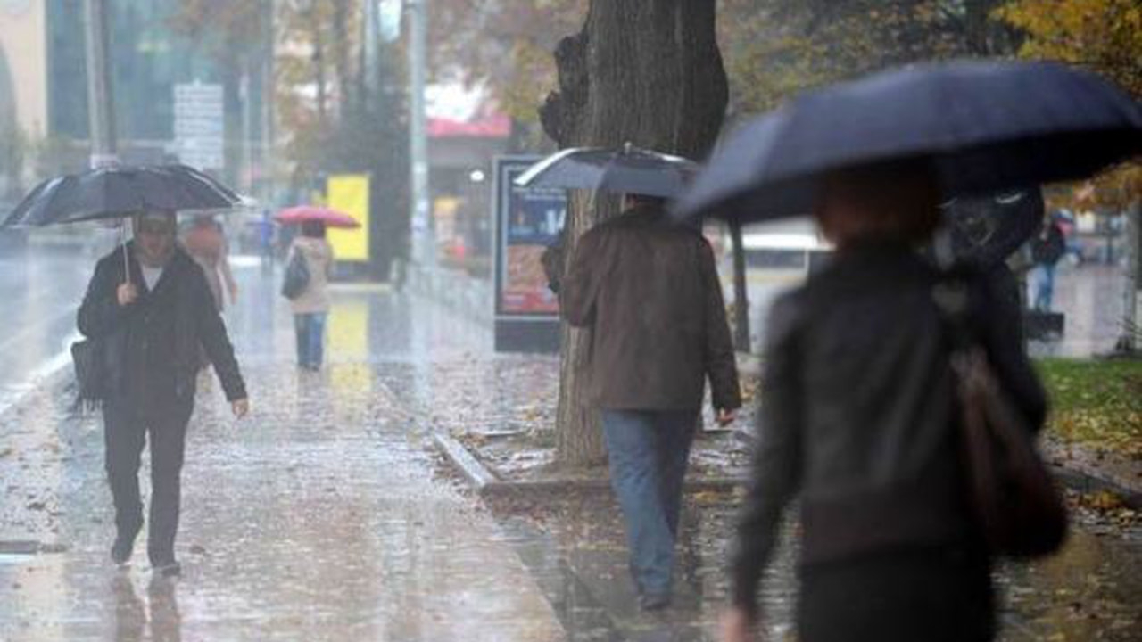 İstanbul'da yağış o saatte başlayacak!