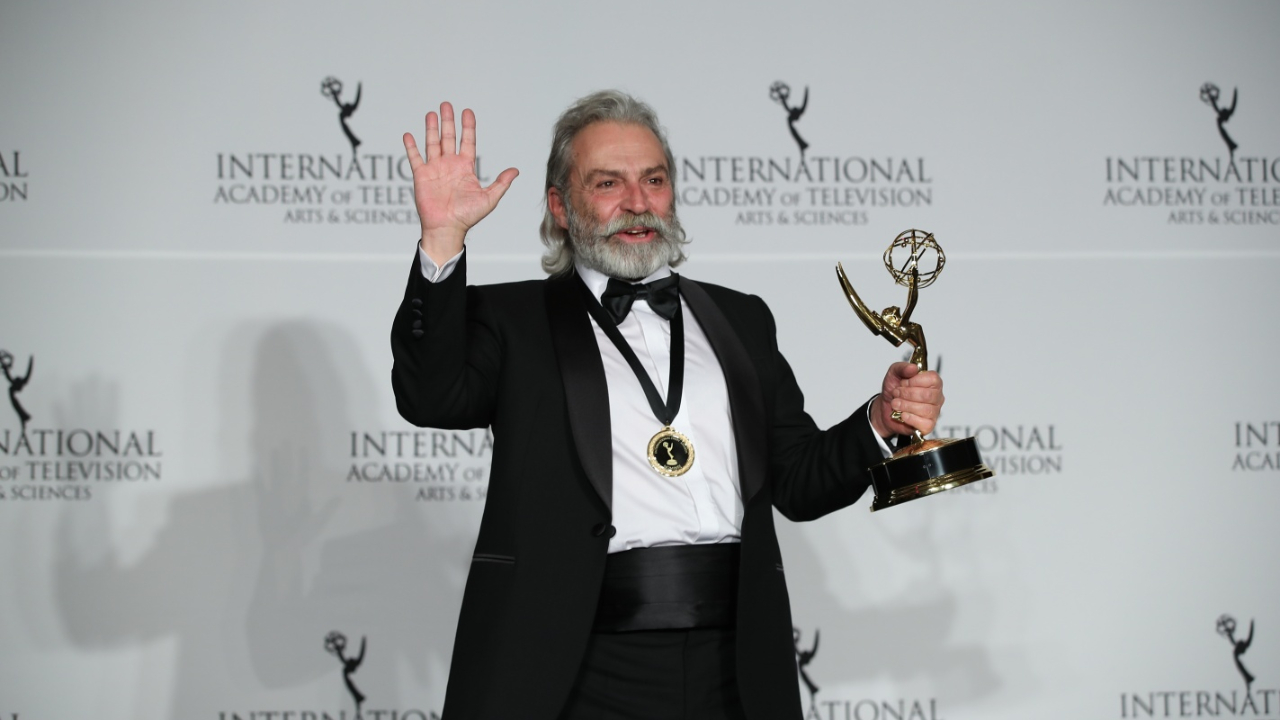 Haluk Bilginer'e Emmy Ödülü!