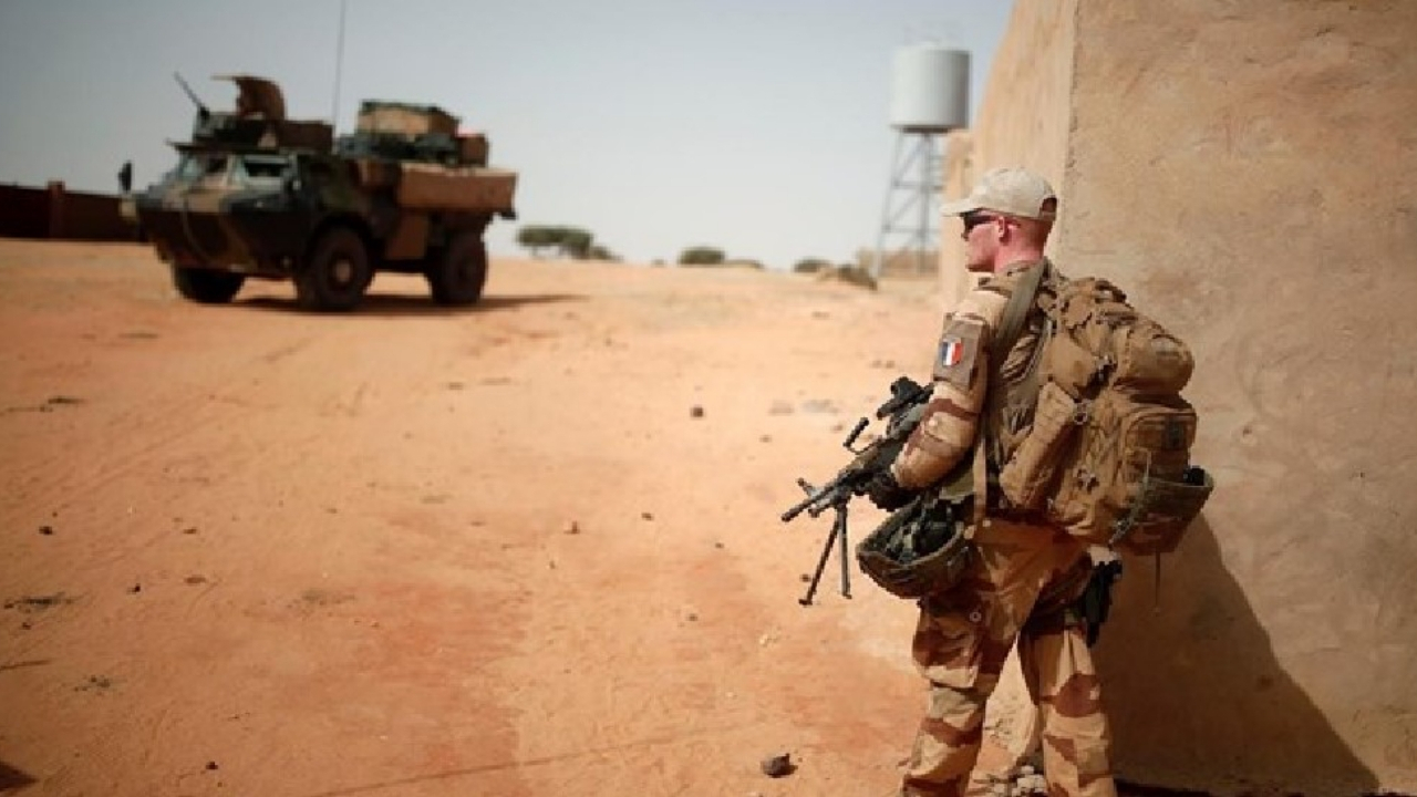 Mali'de 13 Fransız askeri öldü!