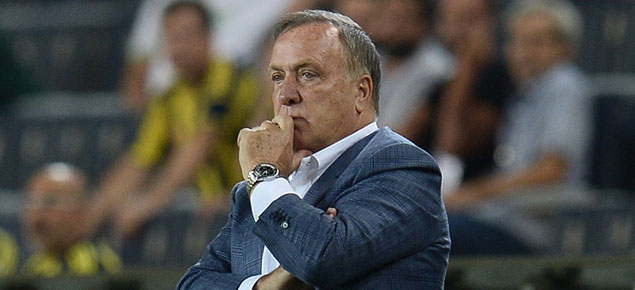 Advocaat 2 forvetin biletini kesti!