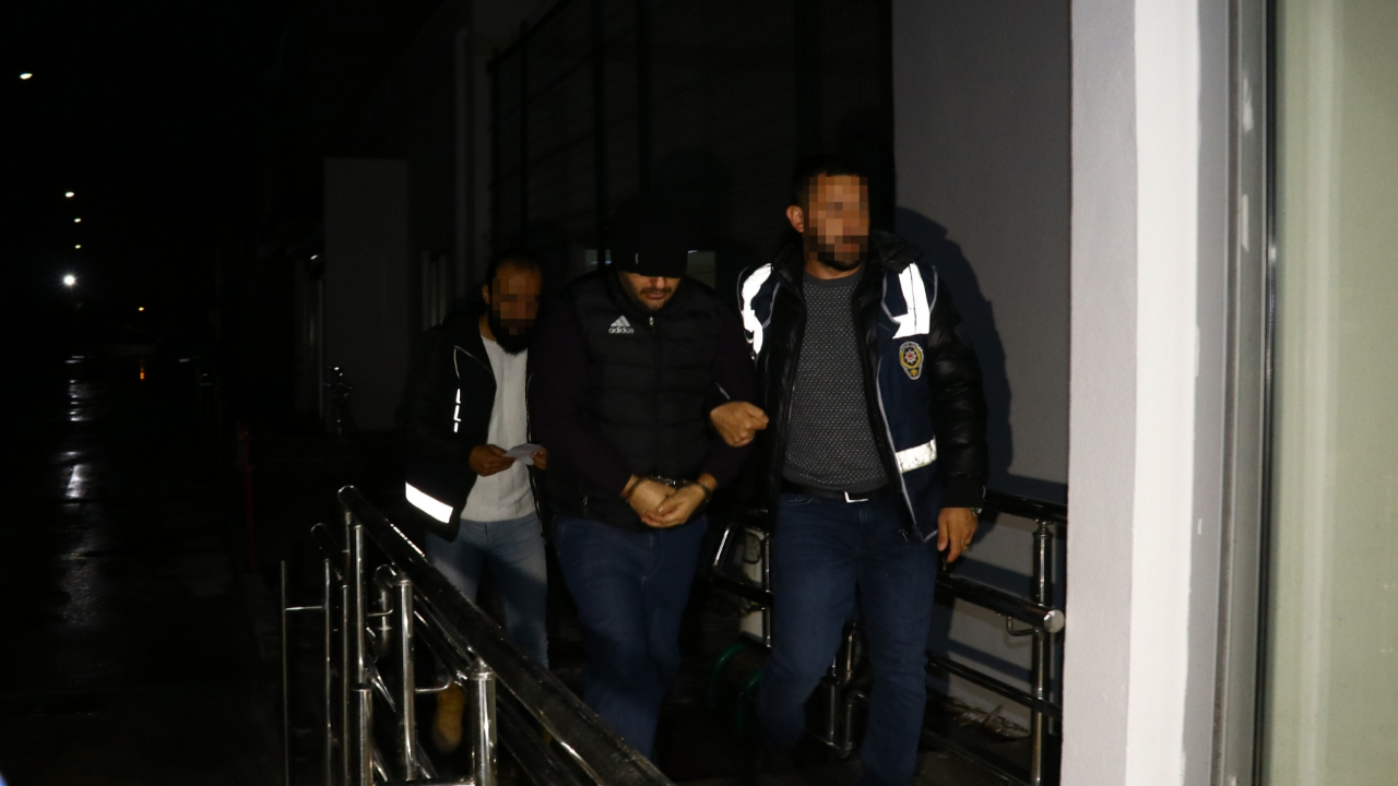 Adana polisi harekete geçti! FETÖ'cülere şafak baskını...