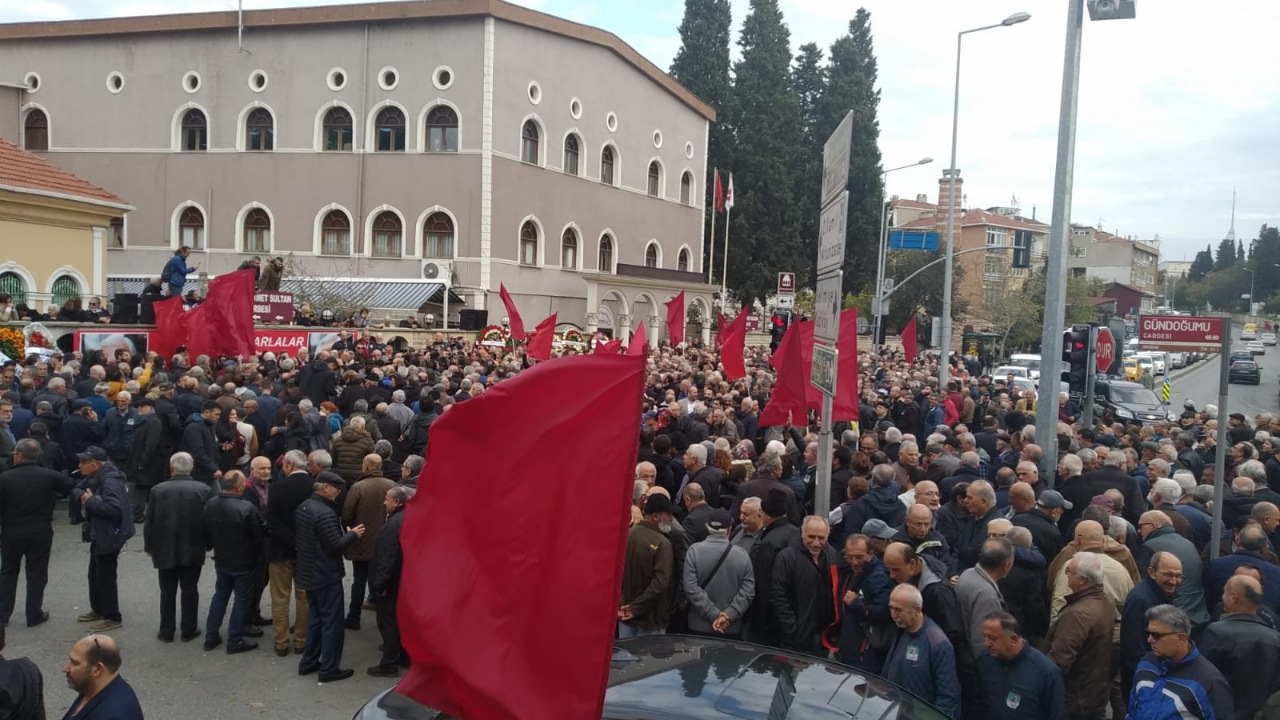 68 kuşağının tanınmış ismi Teslim Töre, son yolculuğuna uğurlandı