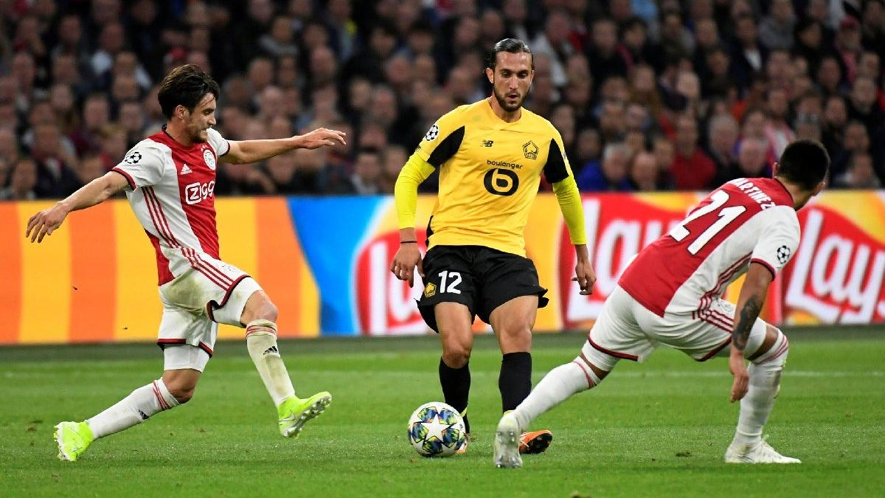 Ajax deplasmanda avantaj sağladı!