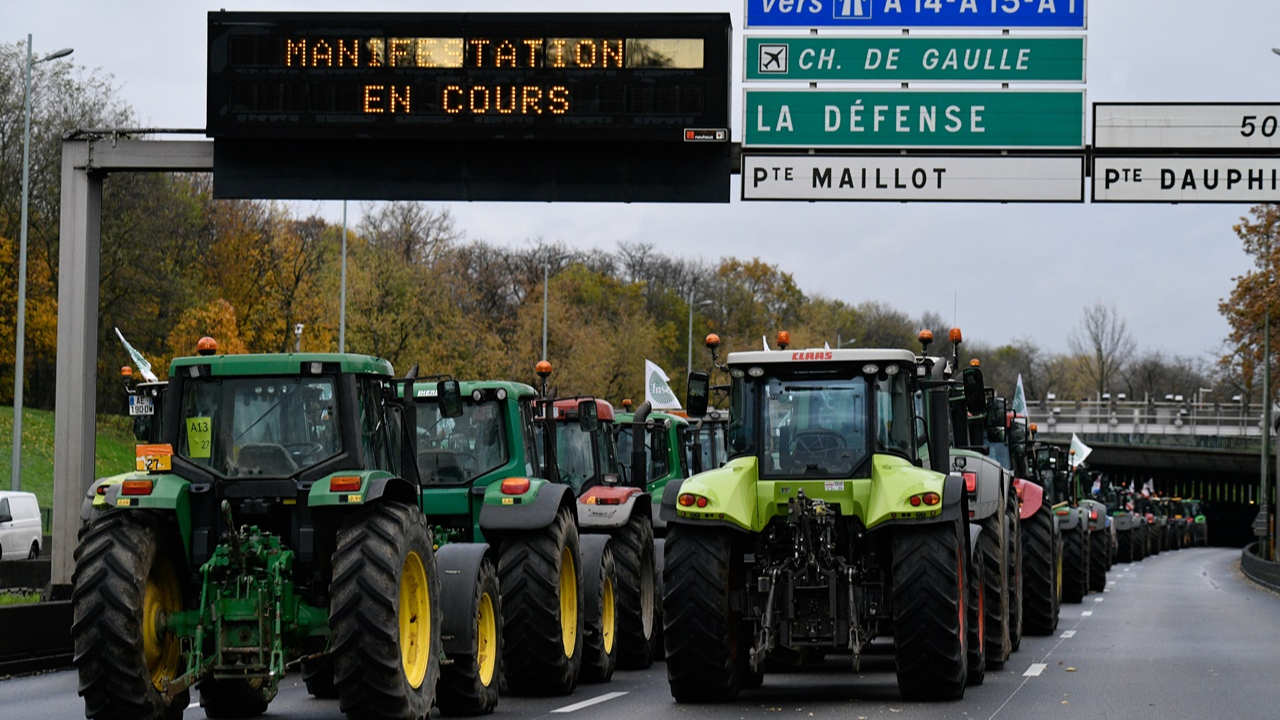 Paris'te traktörlü öfke...